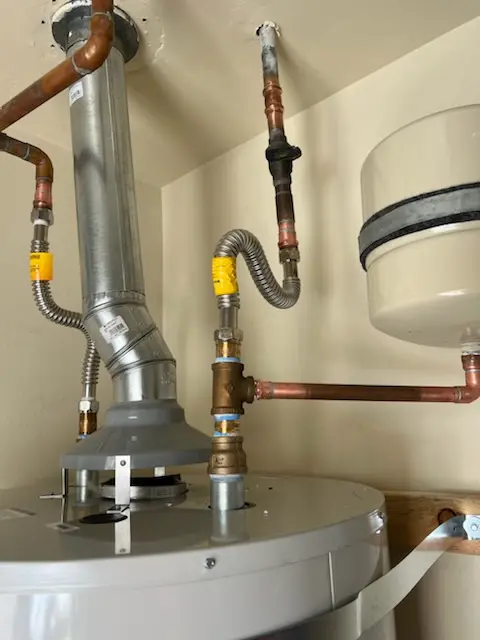 Water heater installation and plumbing repair in Canutillo